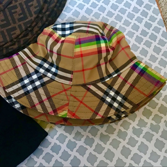 BUCKET HAT - Picture 8 of 12